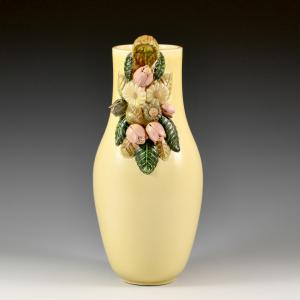 Vaso con bouquet di fiori a rilievo - Giovanni Gariboldi, Società Ceramica Richard-Ginori, anni Trenta/Quaranta